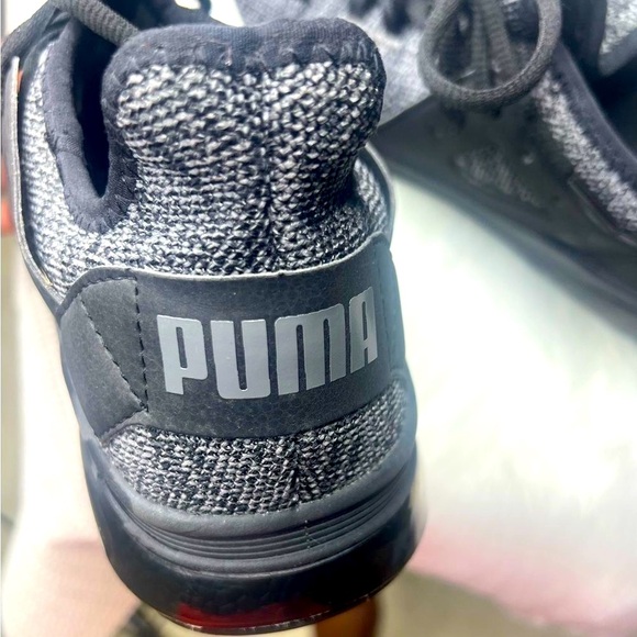 Puma Black & Gray  Axelion Cross Training Men
size 9 - Picture 2 of 9